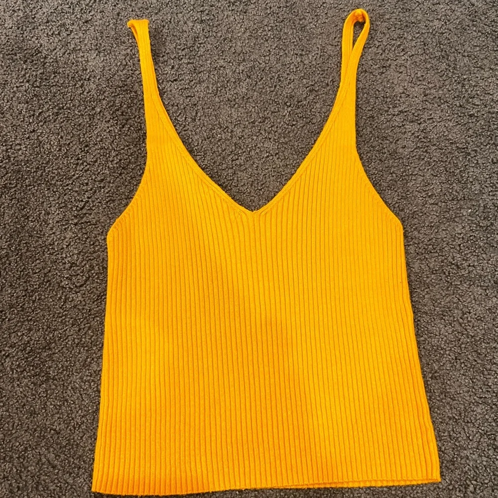 Yellow Ribbed Tank top - Picture 2 of 3